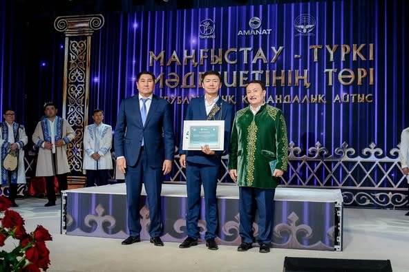 Оркестріміздің өнерпазы Жәнібек Жәмиев республикалық айтыста “Үздік” атанды!